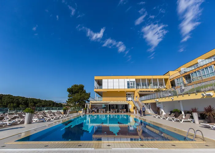 Splendid Pribjeći 3*