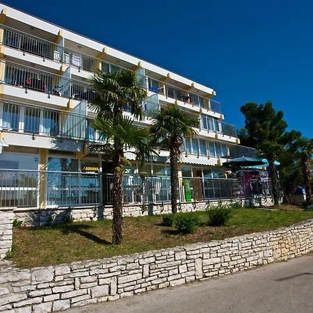 Splendid אתר נופש פולה